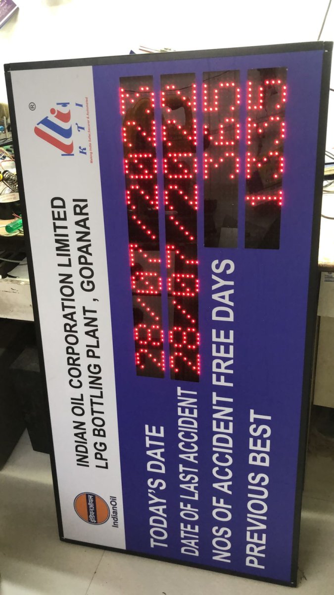 Safety LED Display Board Accident Free Days 4 x 2.5 Feet