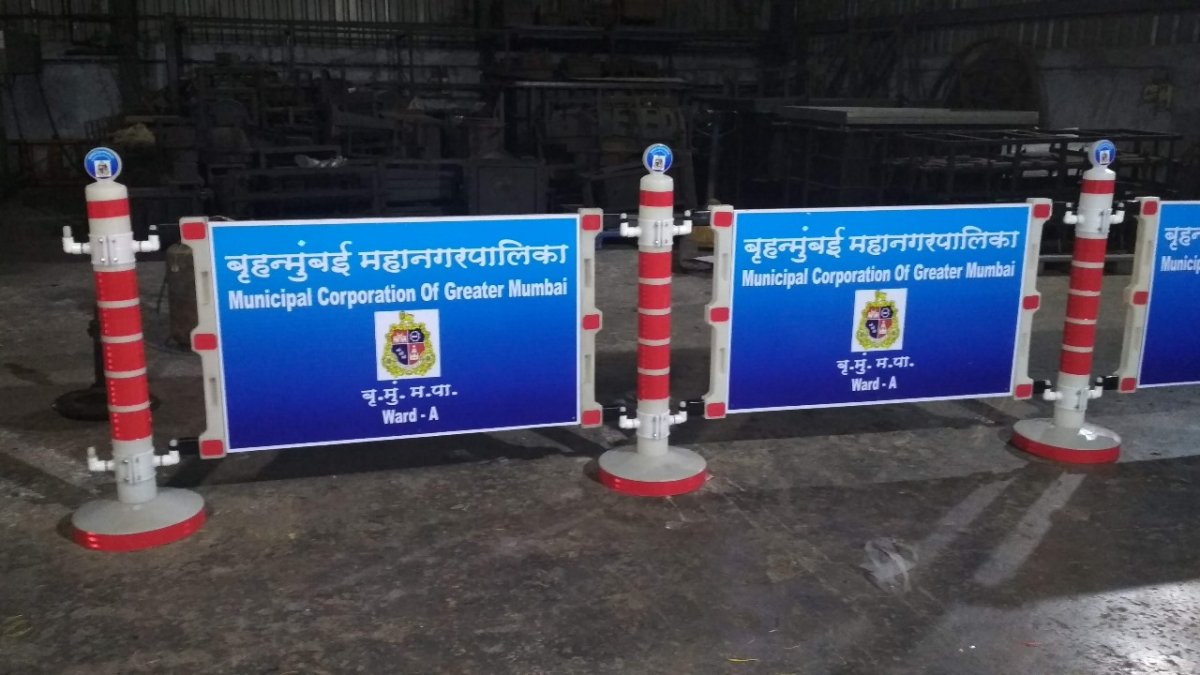 Display Barricading Bollard pair