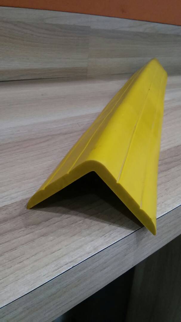 KTI EDPM Pillar, Corner Guard Yellow