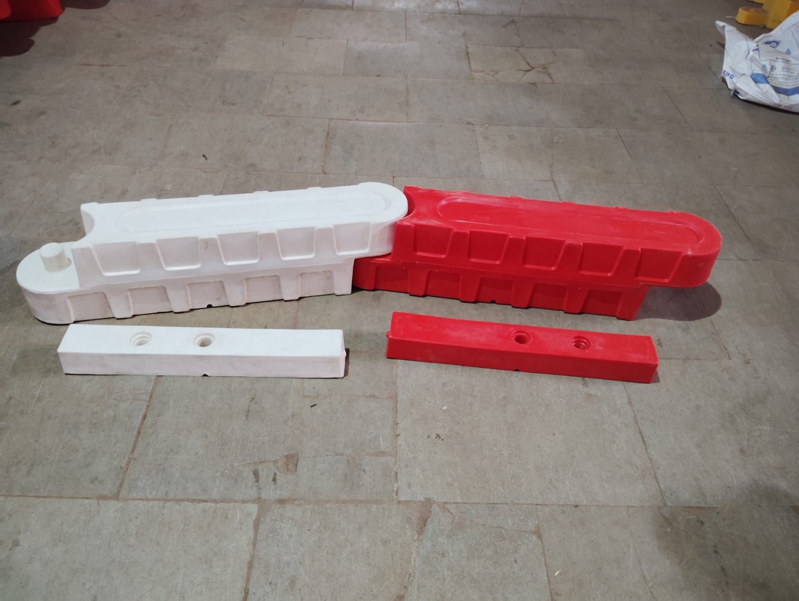 KTI16018001GO25 — Go Cart Road Barrier Height 250mm