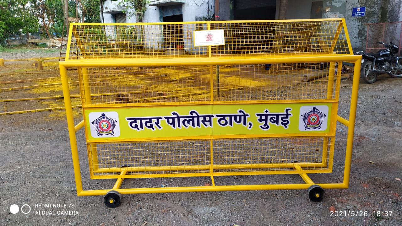 Metal Road Barrier With Wheels