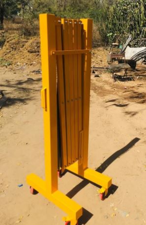 Metal Expandable Barrier Yellow