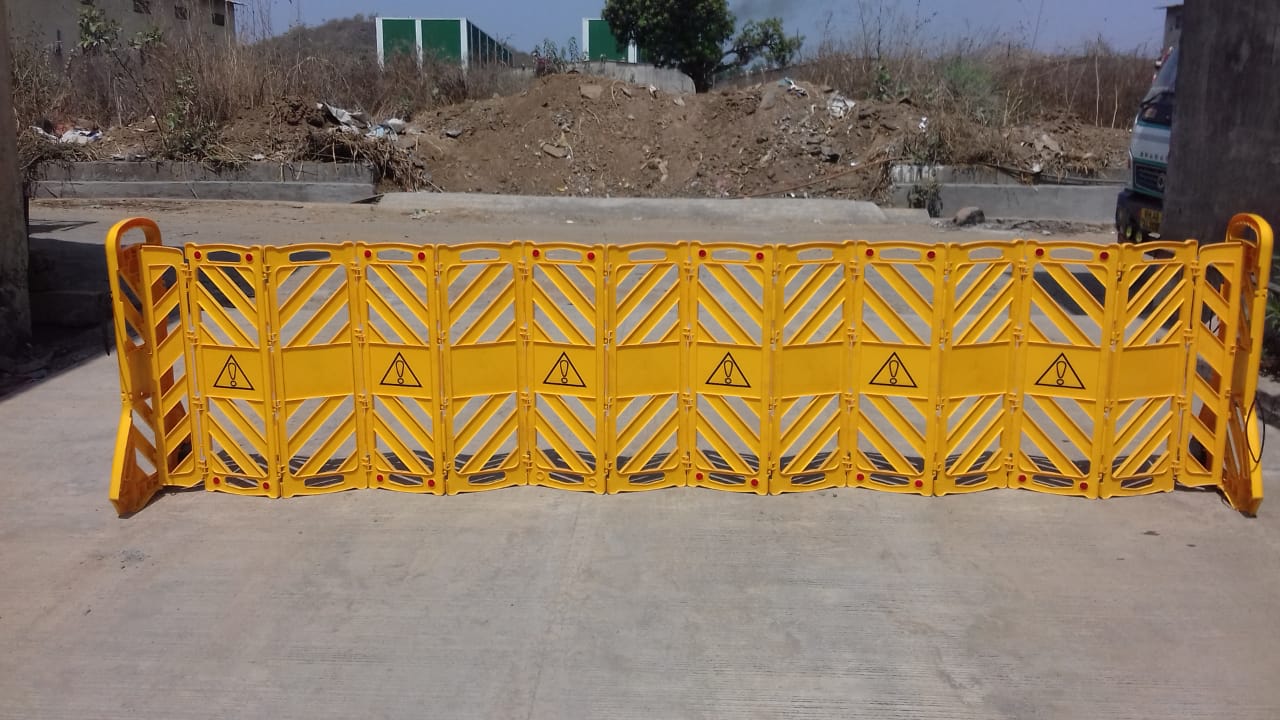 Plastic Expandable Barrier 3 meter Length