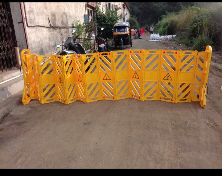 Plastic Expandable Barrier 3 meter Length