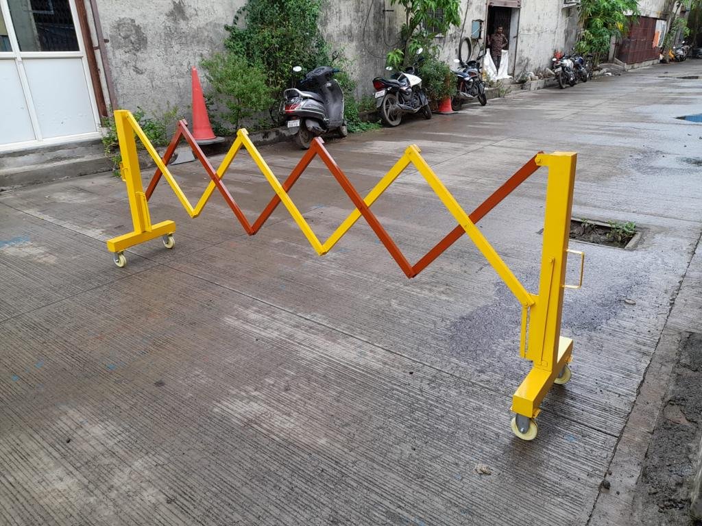 Small Metal Expandable Barrier