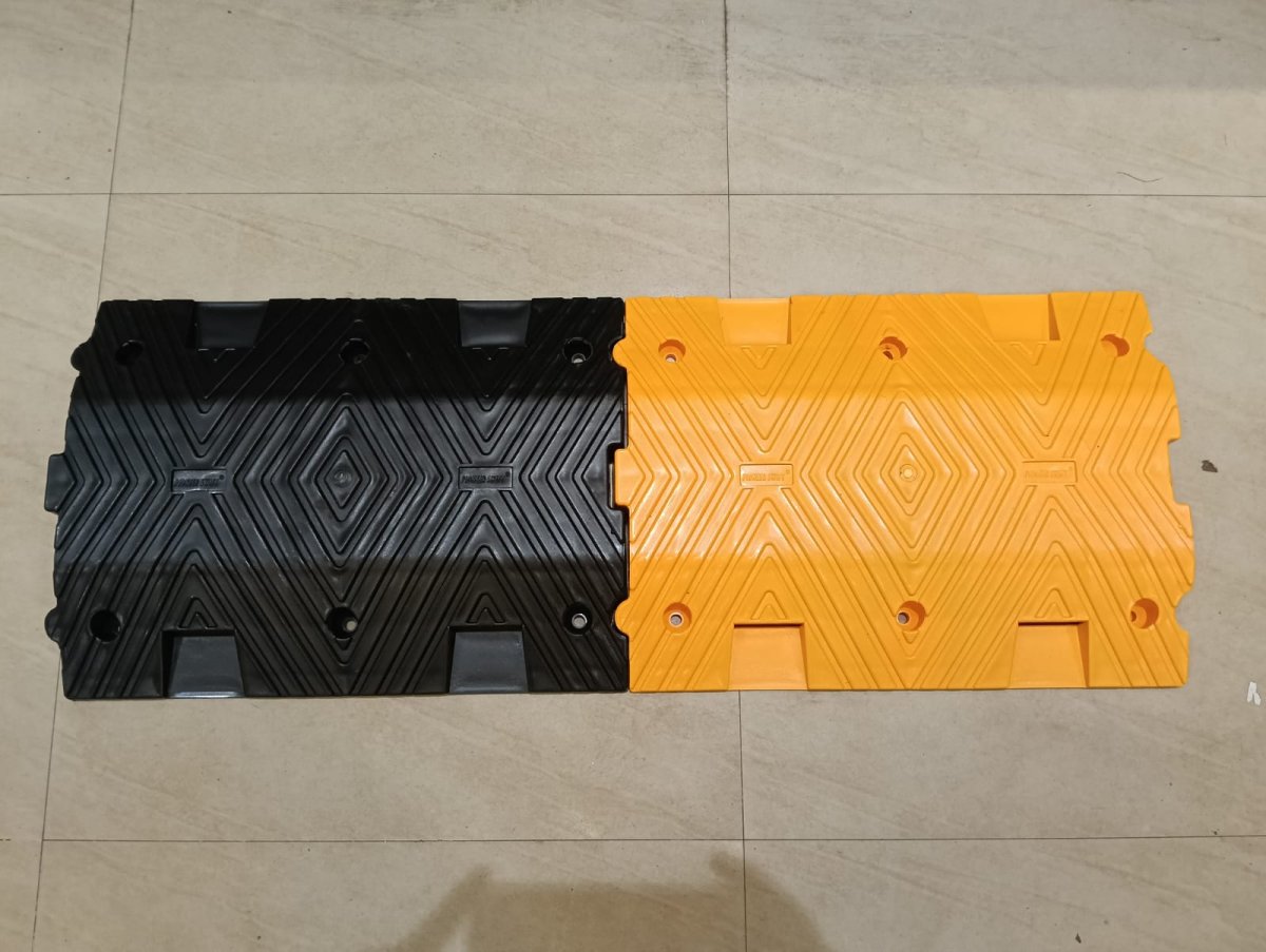 Plastic Speed Breaker Pioneer L 500 x W 365 X H 50 MM