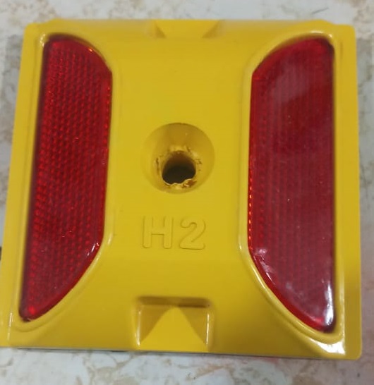 Road Stud Without Shank Square Make OEM Yellow Body Red Reflector