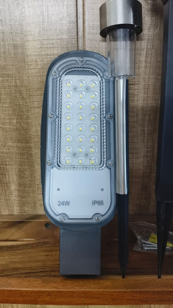 KTI19003002AO7W — Solar Street Light All In One 7 Watt